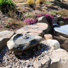 Zahradní kamenná fontána s pítkem Šnek 