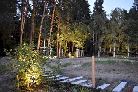 Osvětlení zahrady u lesa návrh a realizace 12V zahradní osvětlení Lightpro 